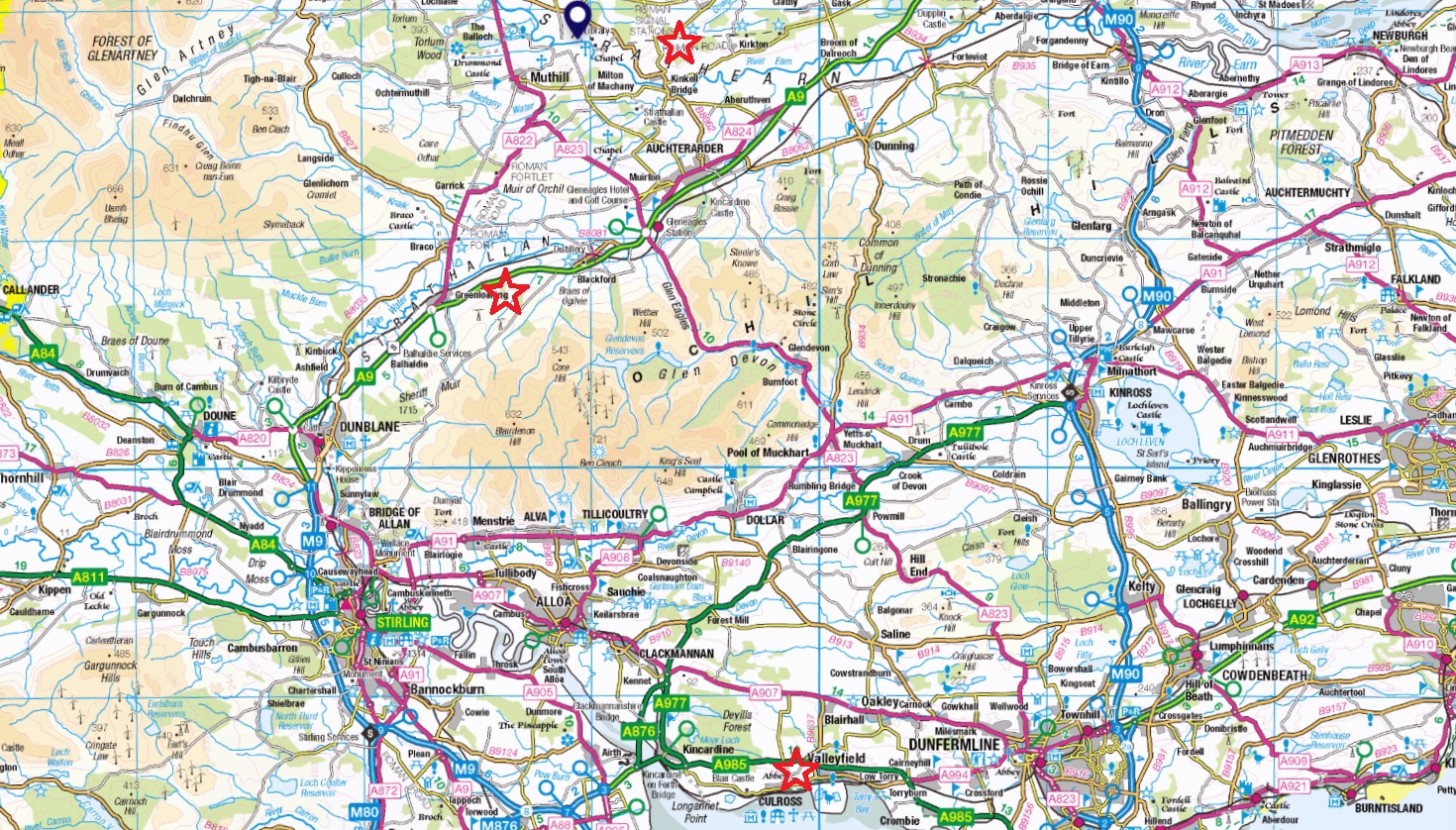 ‘Strath Éireann’ place-names in central Scotland marked with red stars, from north to south: Strathearn, Rottearns, Culross